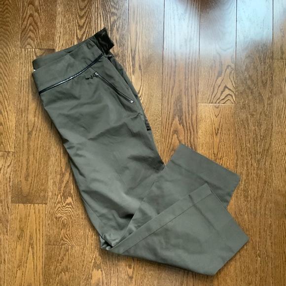 MELANIE LYNE Cropped Pant with Faux Leather Black Trim. Size 10. - Picture 1 of 8